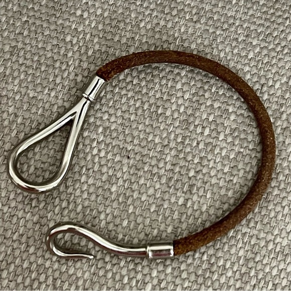 ⭐️COA⭐️HERMÈS JUMBO HOOK BRACELET⭐️Silvertone & Leather Cord Bracelet Authentic - Picture 4 of 8